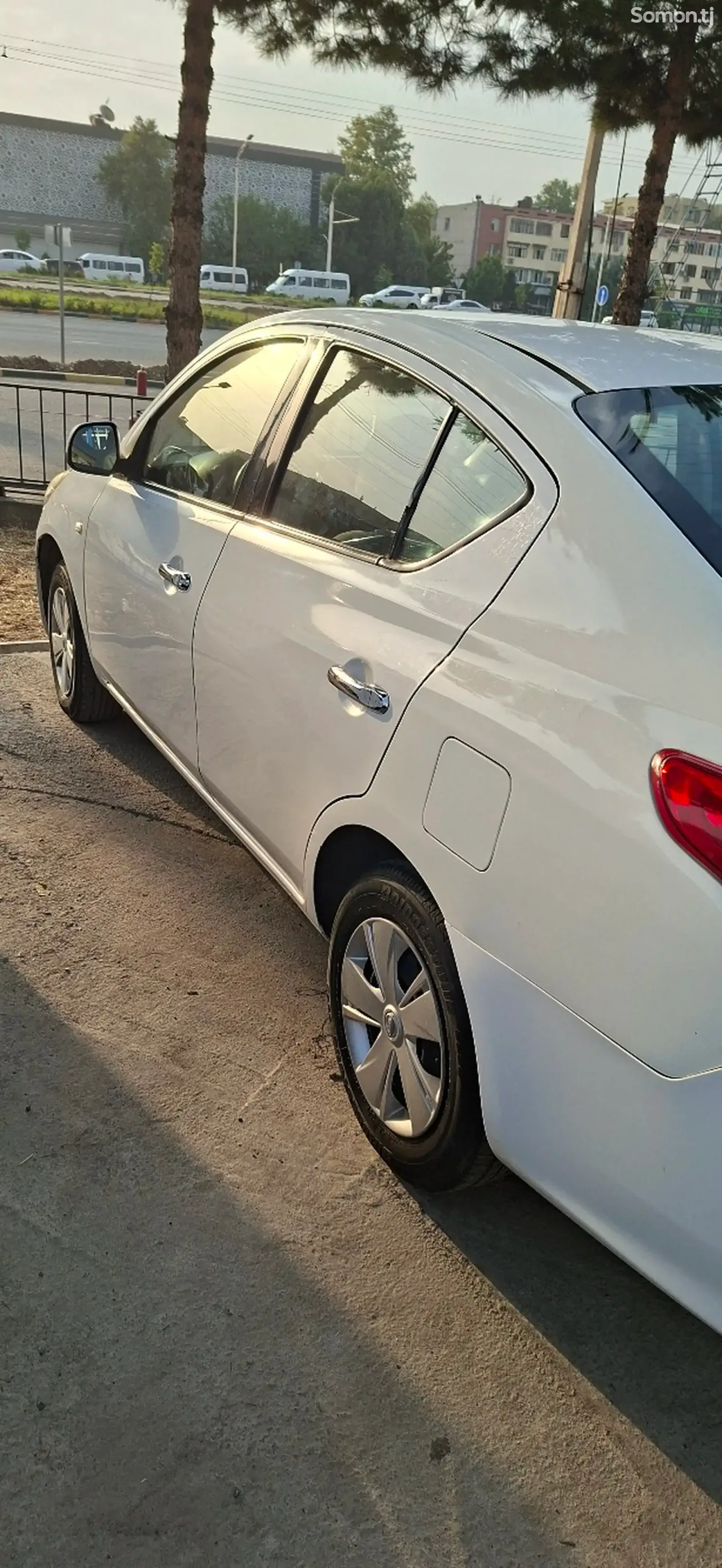 Nissan Sunny 2016 · 1.6 AT