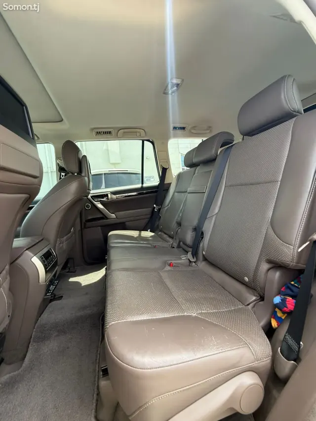 Lexus GX series 2014 · 4.6 AT
