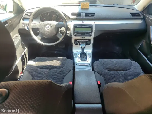 Volkswagen Passat 2010 · 1.8 AT