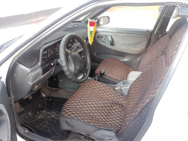 Daewoo Nexia 1996 · 1.6 MT