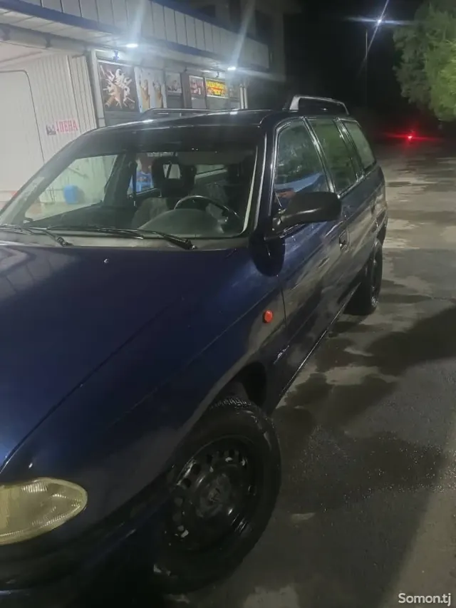 Opel Astra F 1996 · 1.6 MT