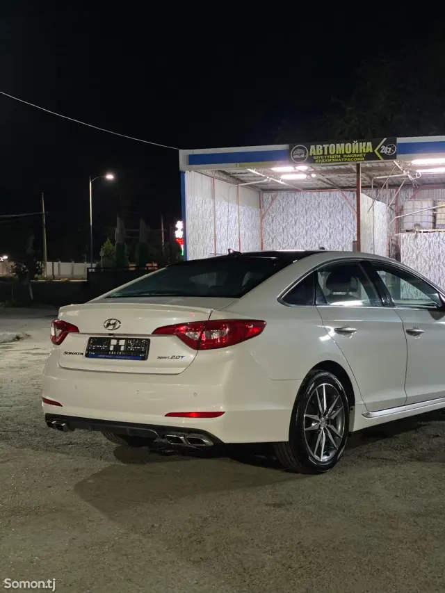 Hyundai Sonata 2015 · 2.0 AT