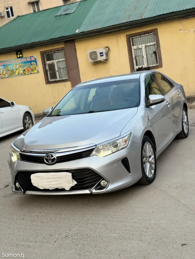 Toyota Camry 2016 · 2.5 AT