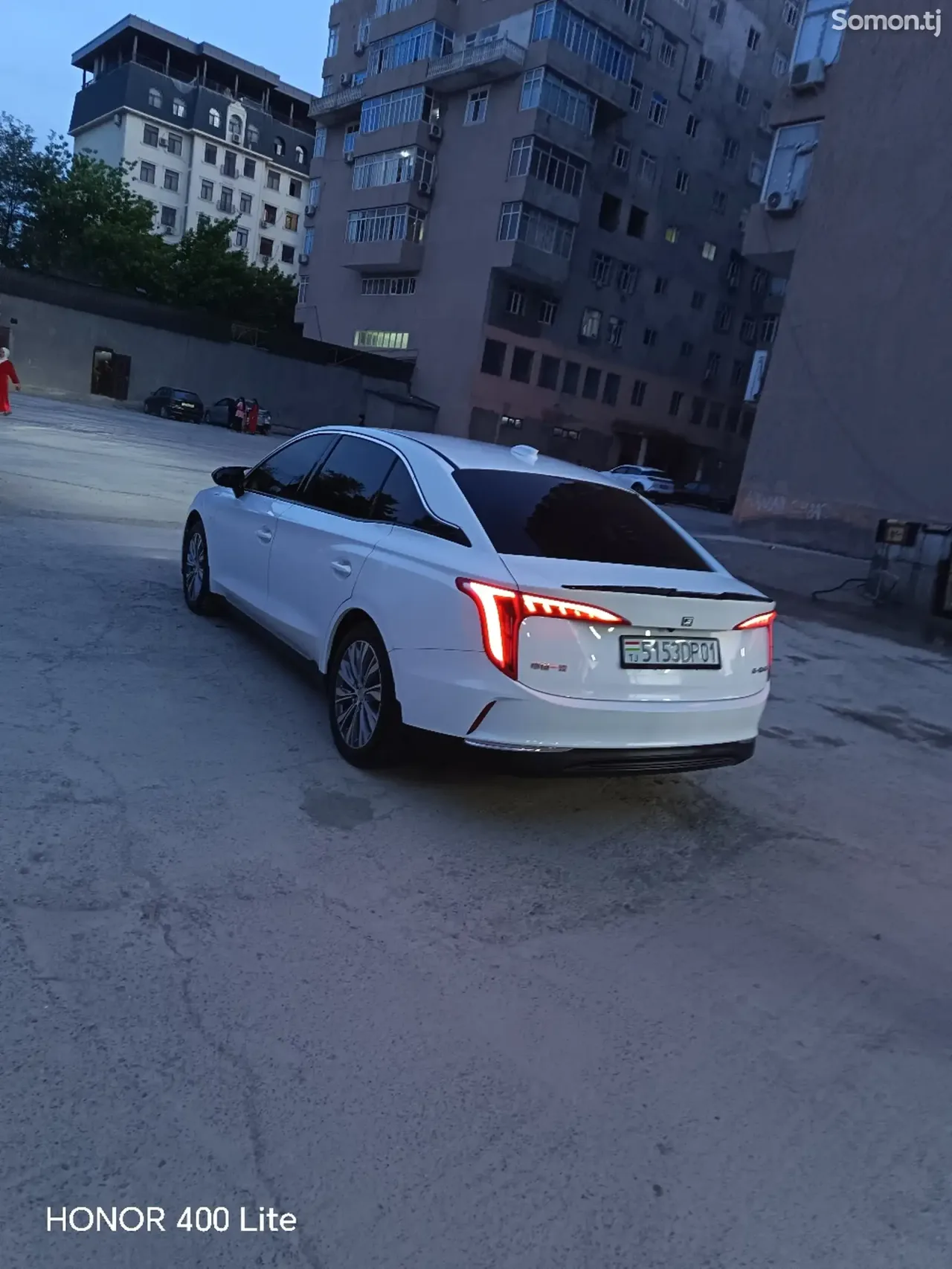 Hongqi H5 2025 · AT