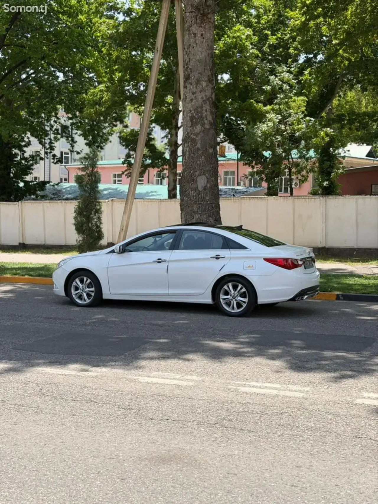 Hyundai Sonata 2011 · 2.0 AT