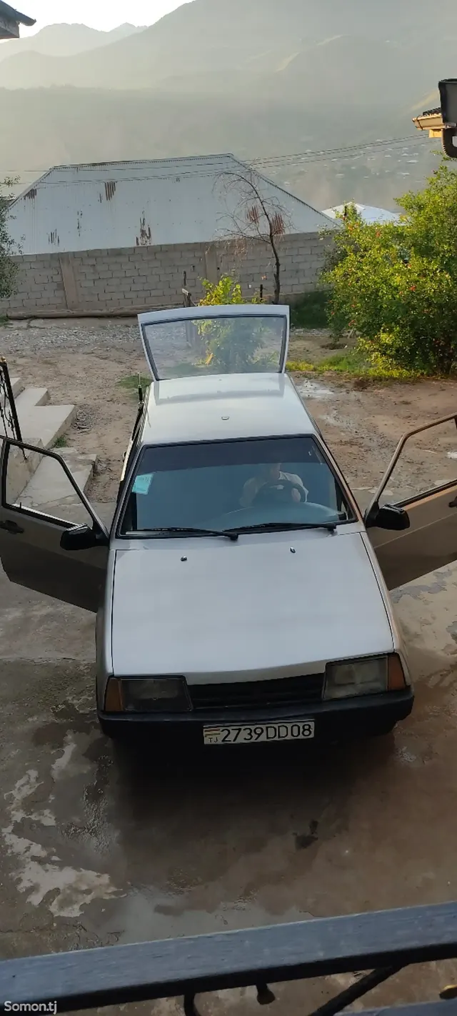 Lada (ВАЗ) 2109 1998 · 1.7 MT