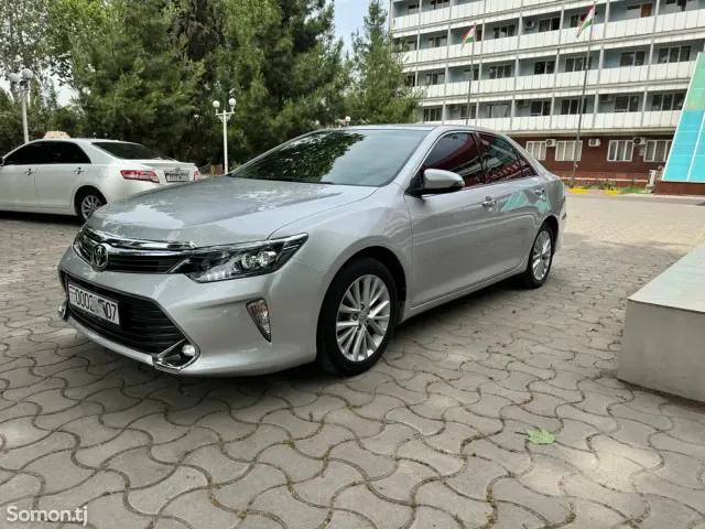 Toyota Camry 2015 · 2.5 AT