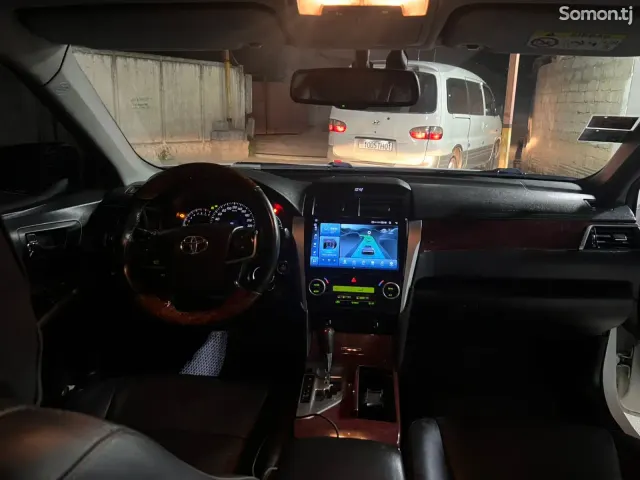 Toyota Camry 2013 · 2.5 AT
