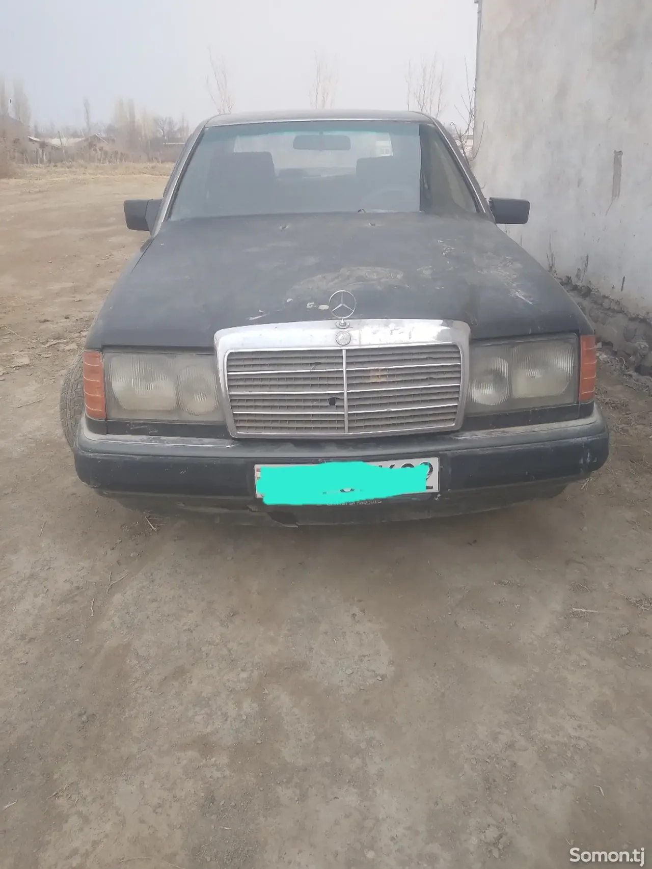Mercedes-Benz W124 1990 · 2.5 MT