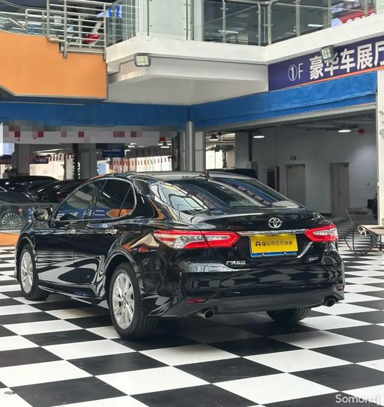 Toyota Camry 2023 · 2.0 AT