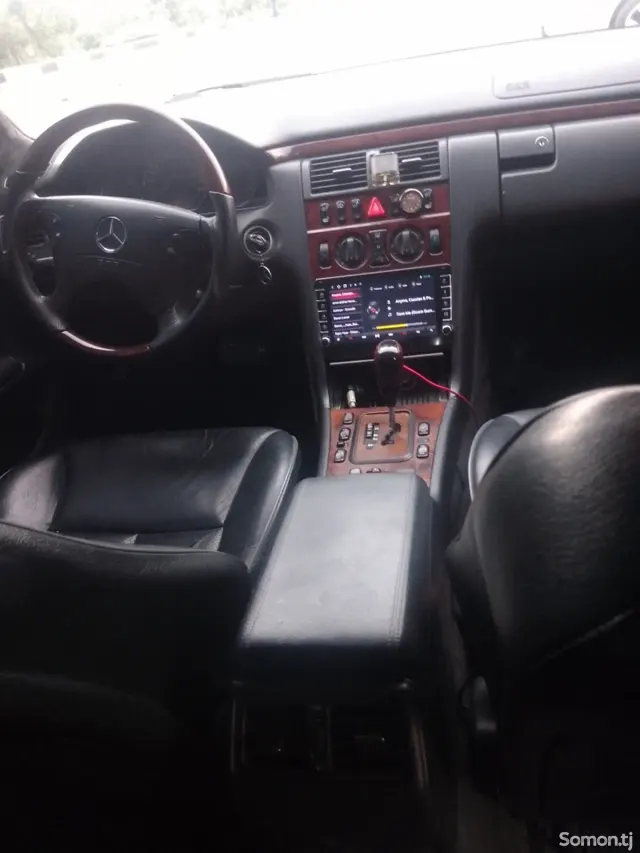 Mercedes-Benz E class 2001 · 2.4 AT