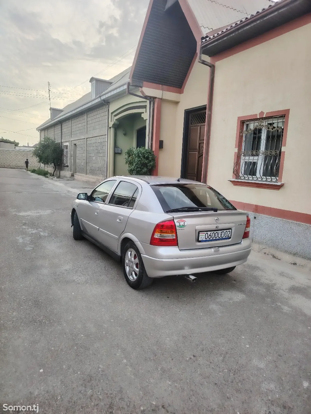 Opel Astra G 2000 · 1.6 MT