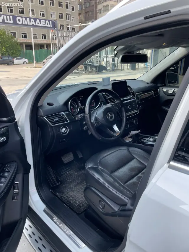 Mercedes-Benz GLS 2017 · 3.5 AT