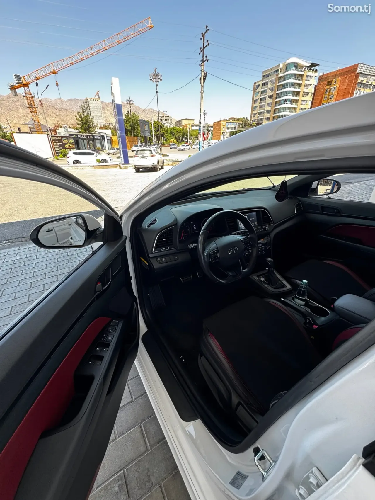 Hyundai Avante 2016 · 1.6 AT