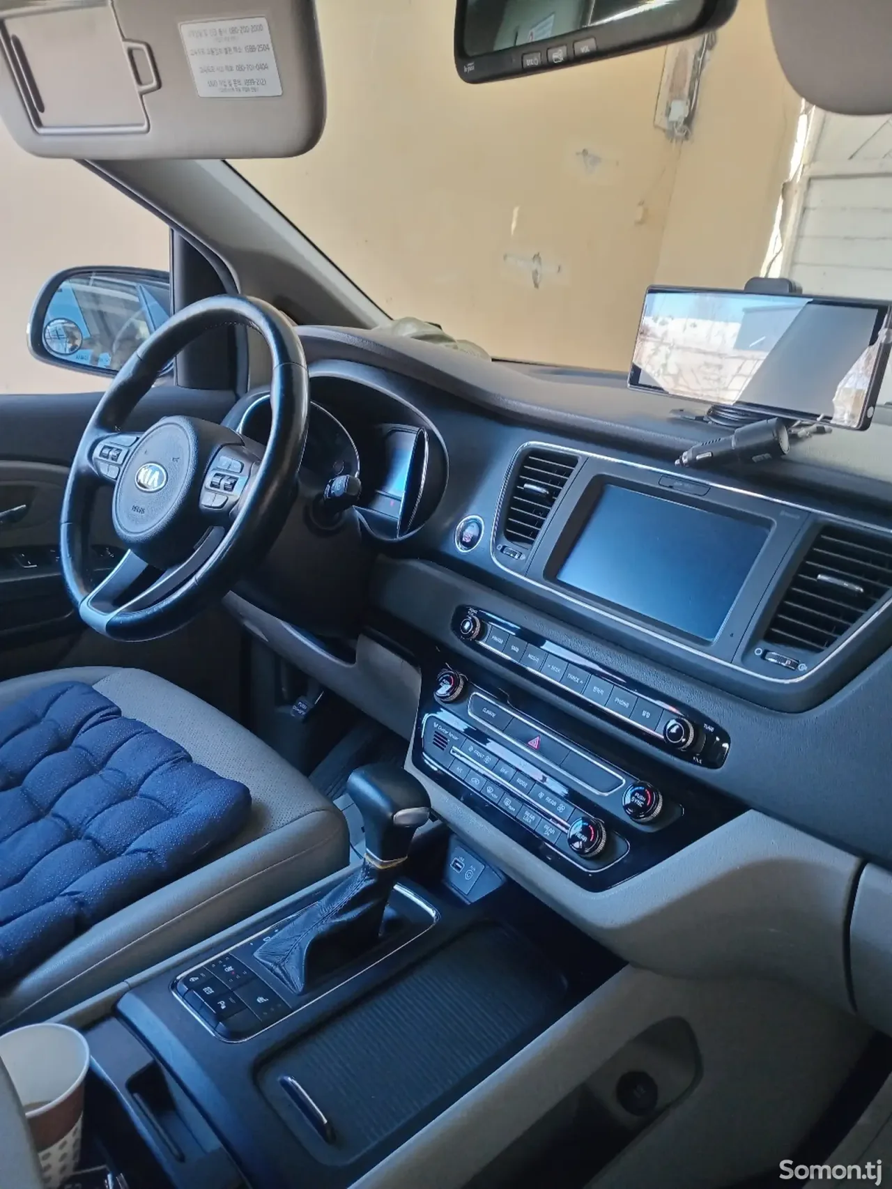 Kia Carnival 2016 · 2.2 AT