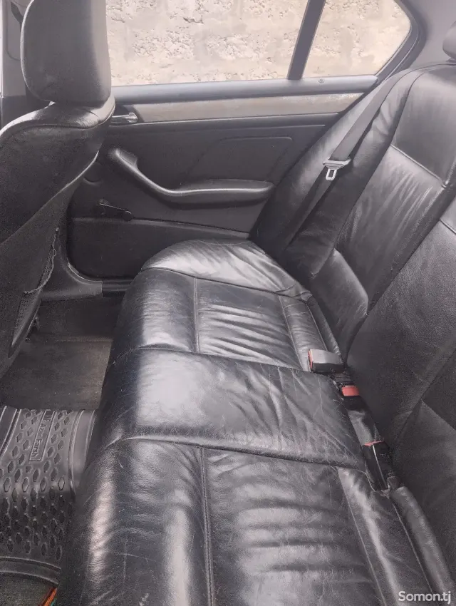 BMW 3 series 1998 · 1.8 MT