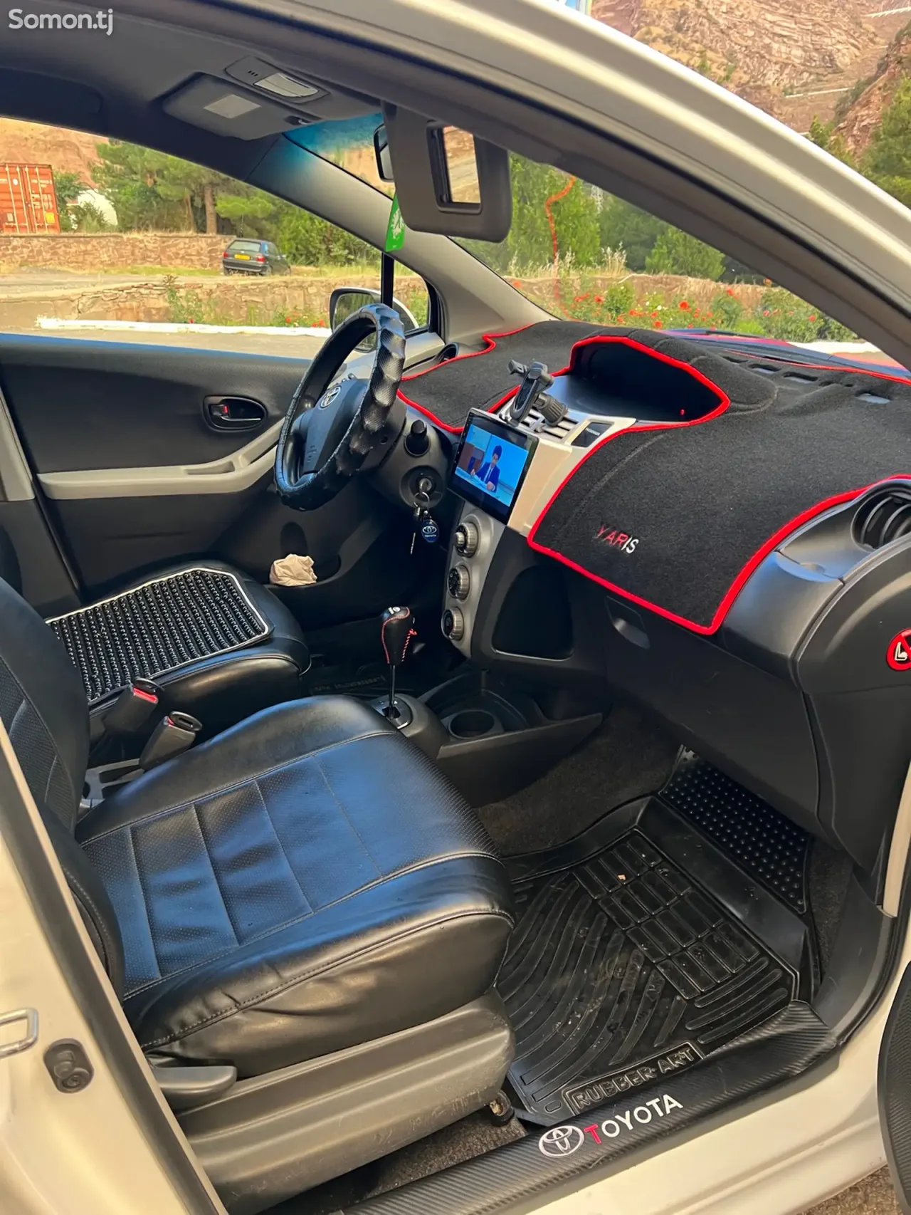 Toyota Yaris 2008 · 1.3 AT