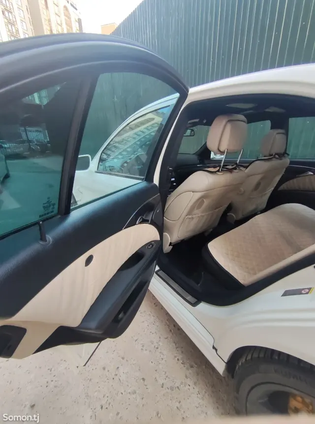 Mercedes-Benz E class 2009 · 5.5 AT