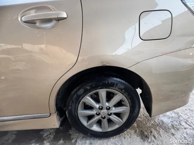 Toyota Wish 2015 · 1.8 AT