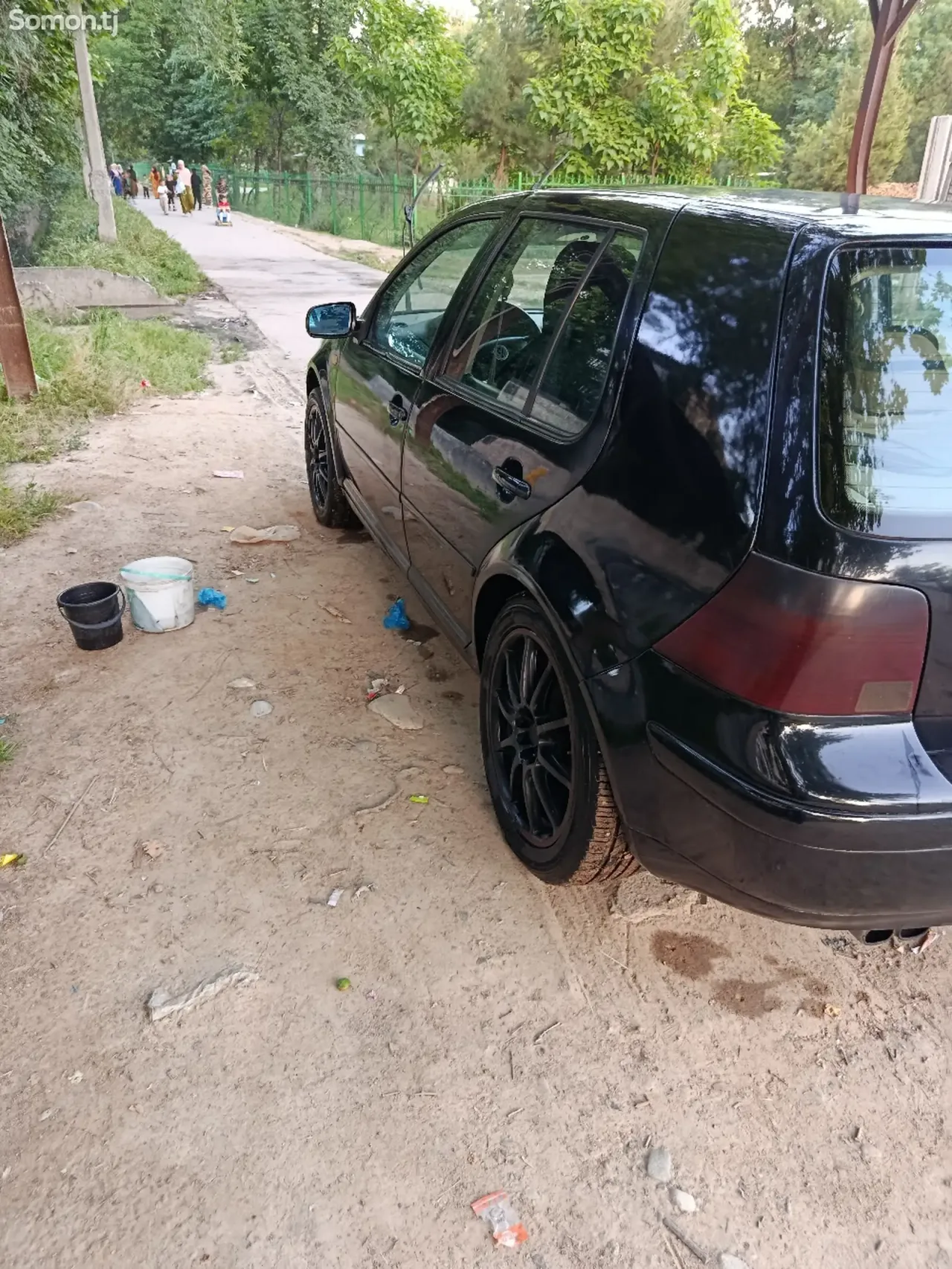 Volkswagen Golf 1999 · 1.6 AT