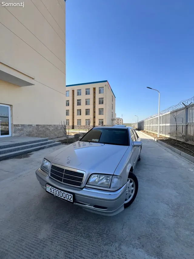 Mercedes-Benz C class 1998 · 2.4 MT