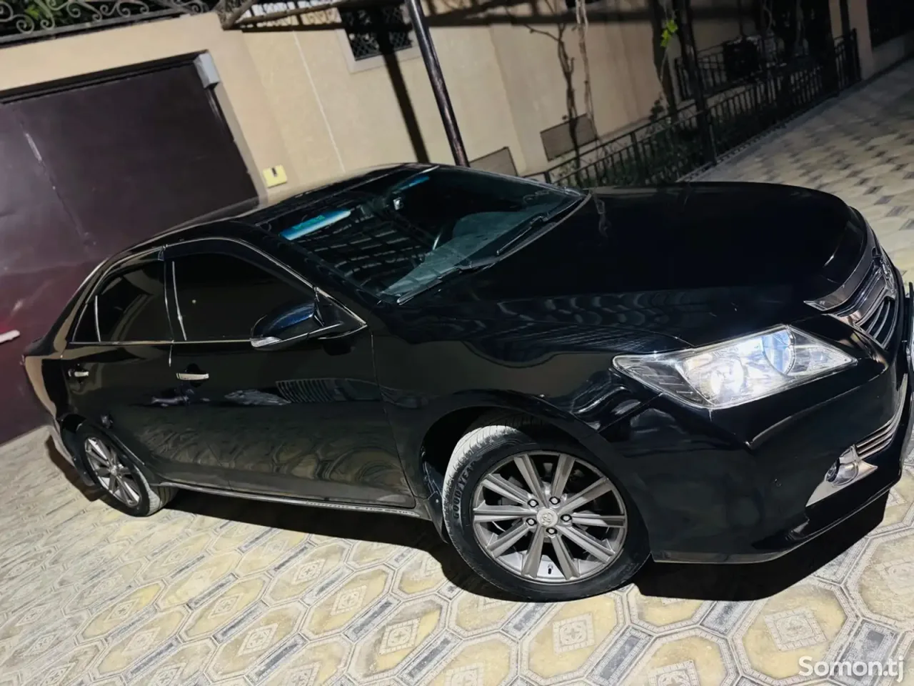 Toyota Camry 2014 · 2.5 AT