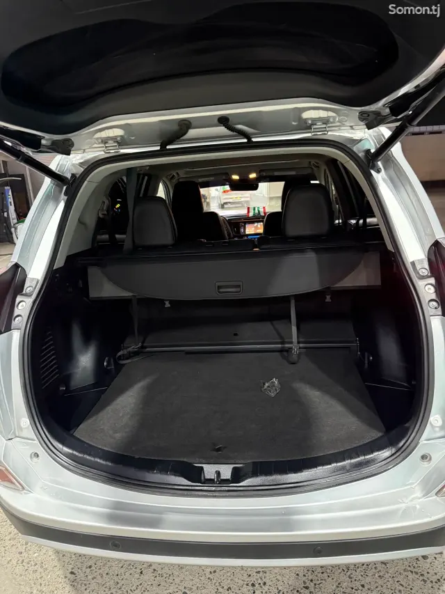 Toyota RAV 4 2016 · 2.5 AT