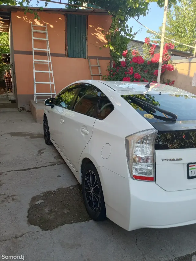 Toyota Prius 2010 · 1.8 CVT