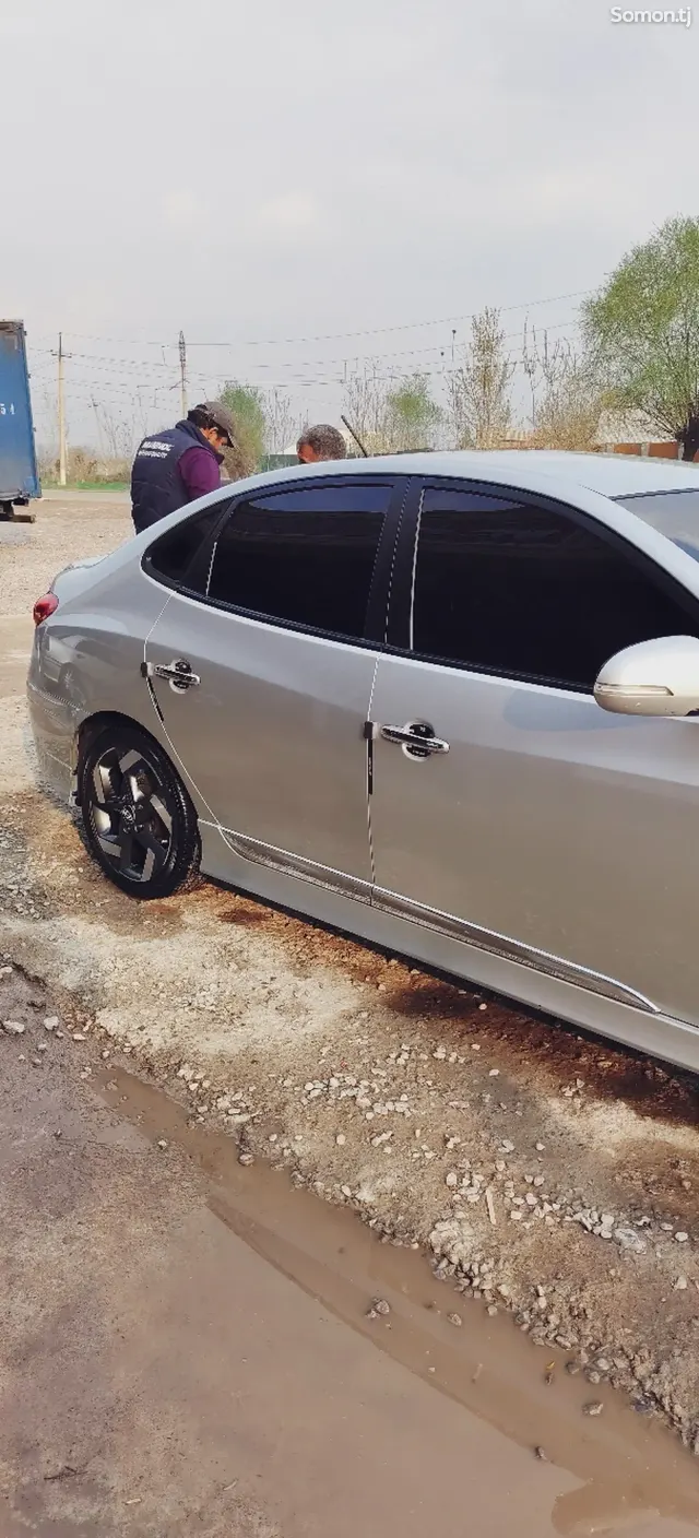 Hyundai Avante 2010 · 1.8 AT