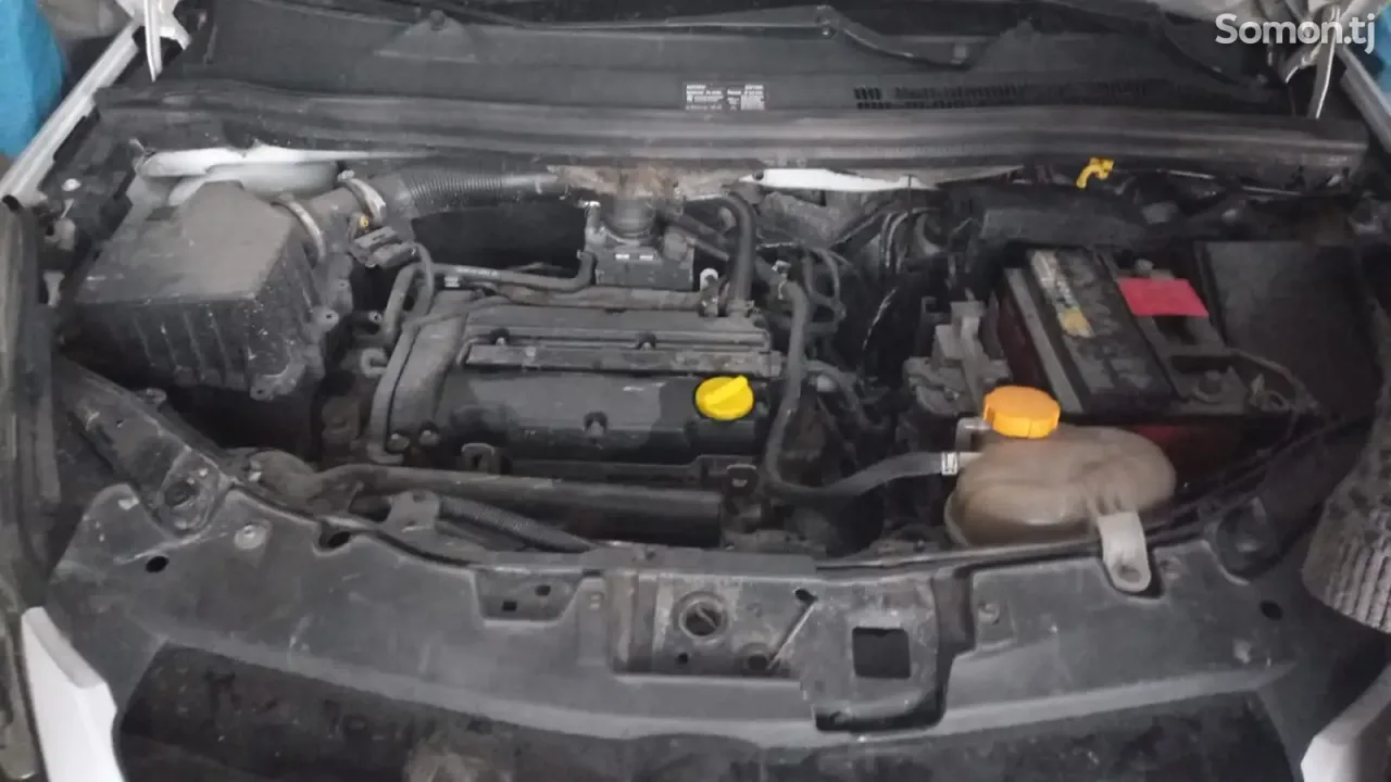 Opel Corsa 2011 · 1.4 MT