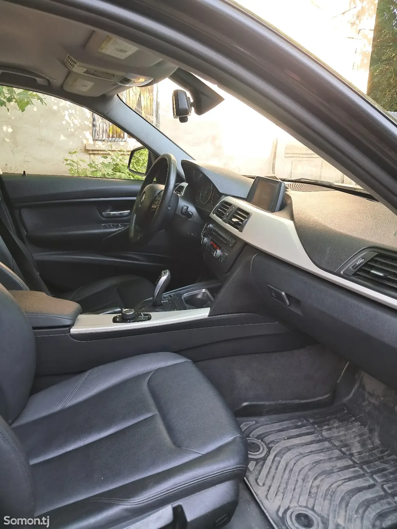 BMW 3 series 2015 · 2.0 AT