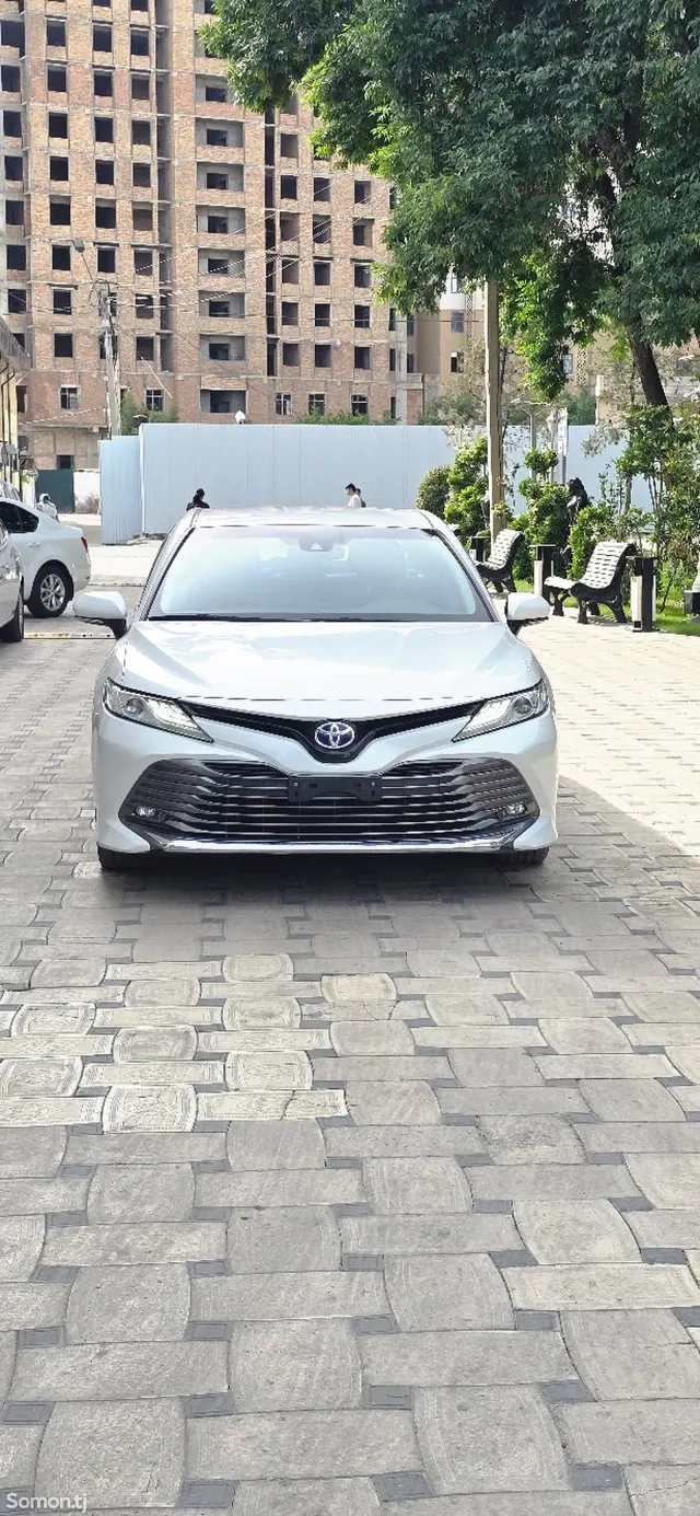 Toyota Camry 2018 · 2.5 AT