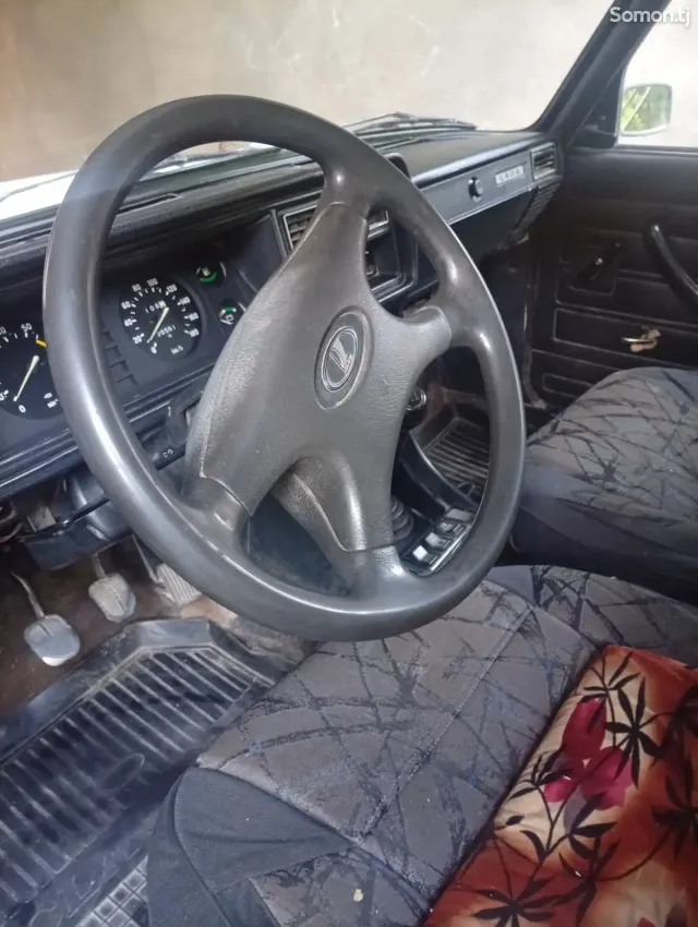 Lada (ВАЗ) 2107 2005 · 0.6 MT