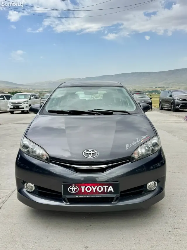 Toyota Wish 2015 · 1.8 AT