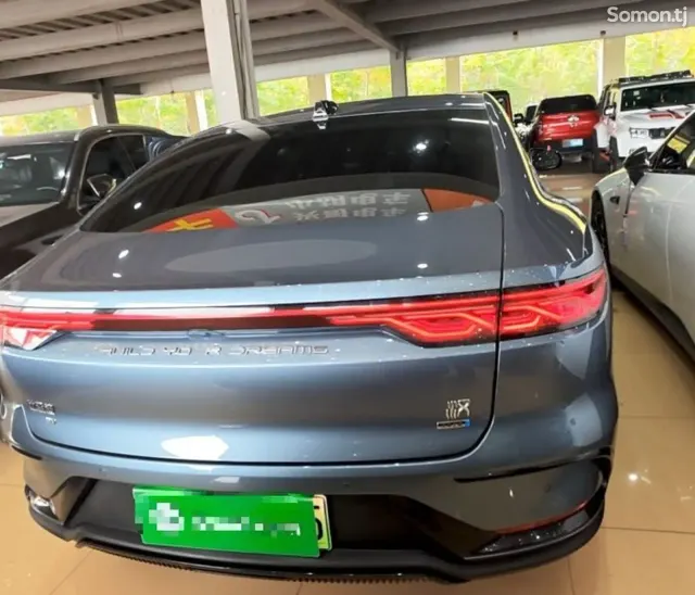 BYD Han 2025 · AT