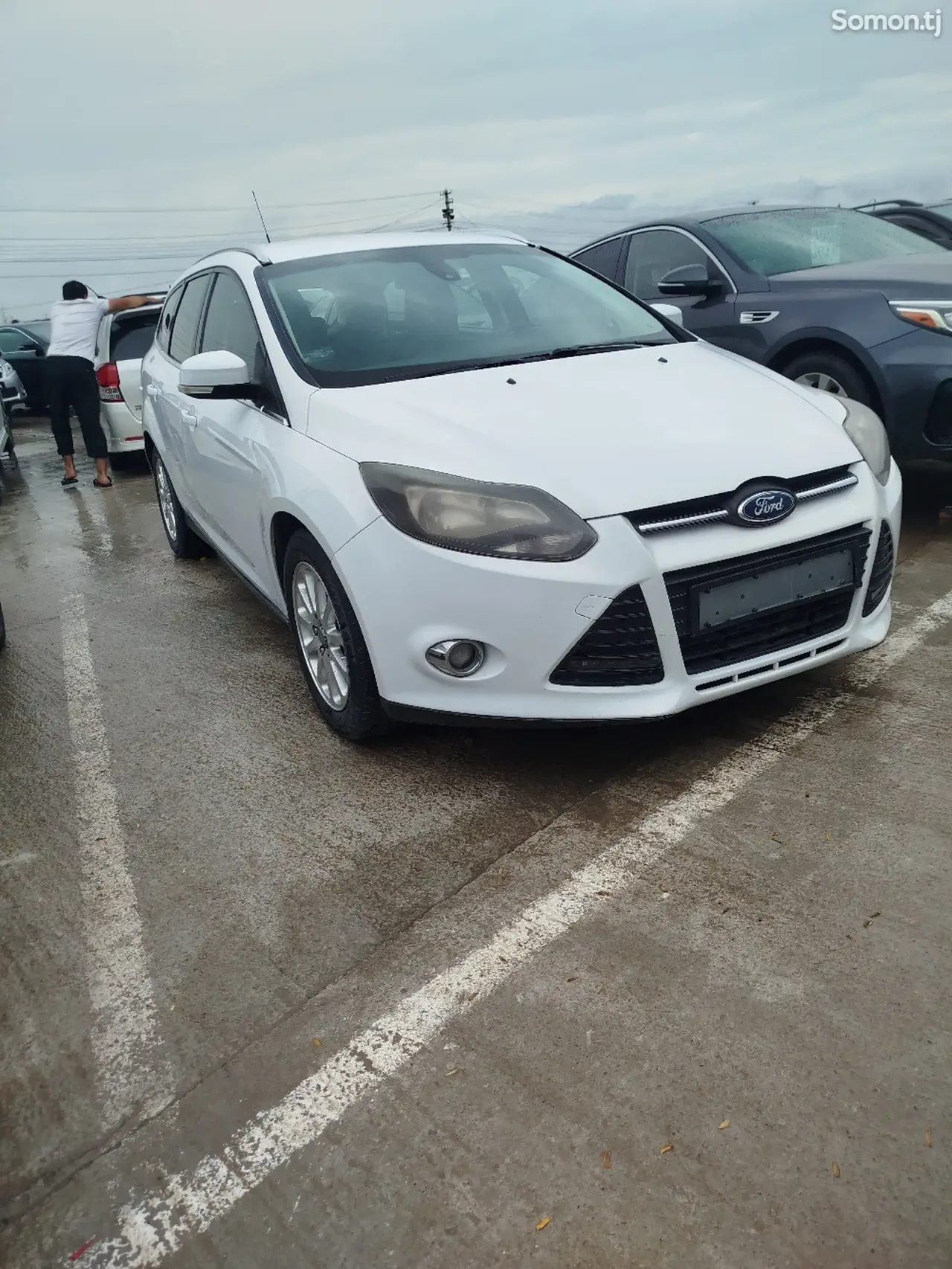 Ford Focus 2013 · 1.6 AT