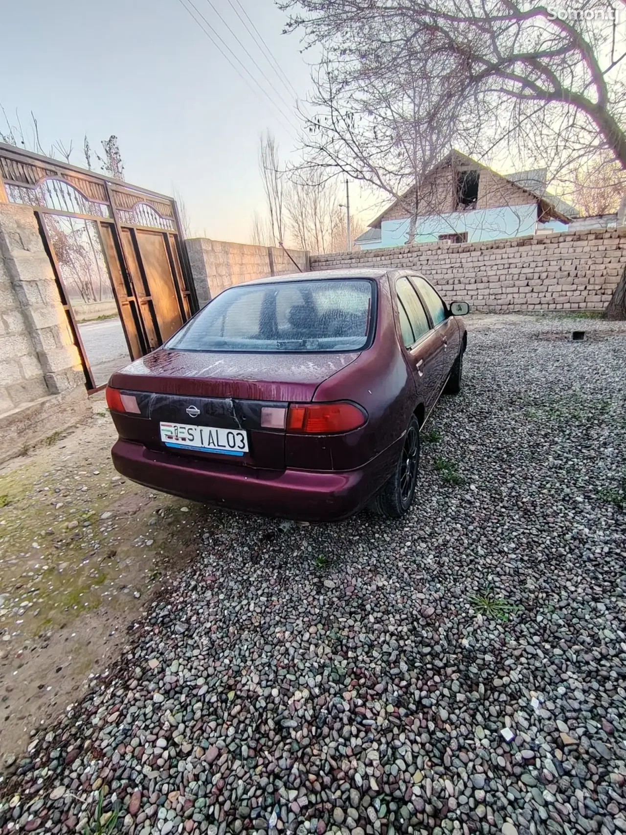 Nissan Altima 1995 · 1.6 MT