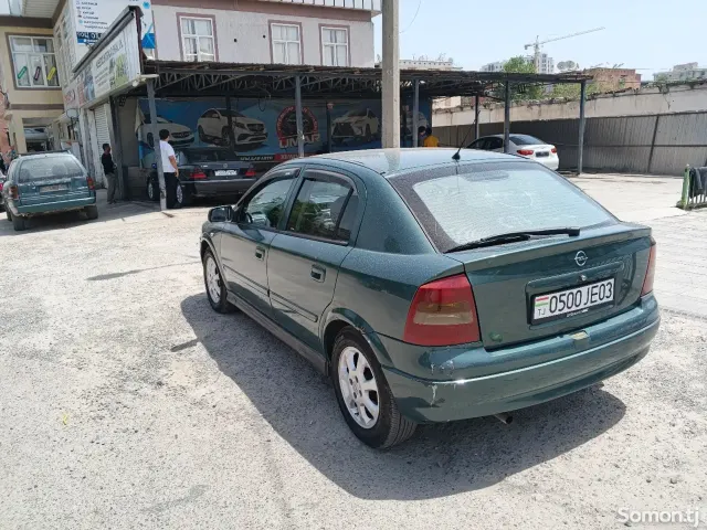 Opel Astra G 1999 · 1.6 MT