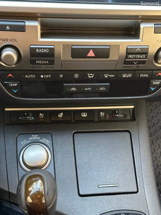 Lexus ES series 2015 · 3.5 AT