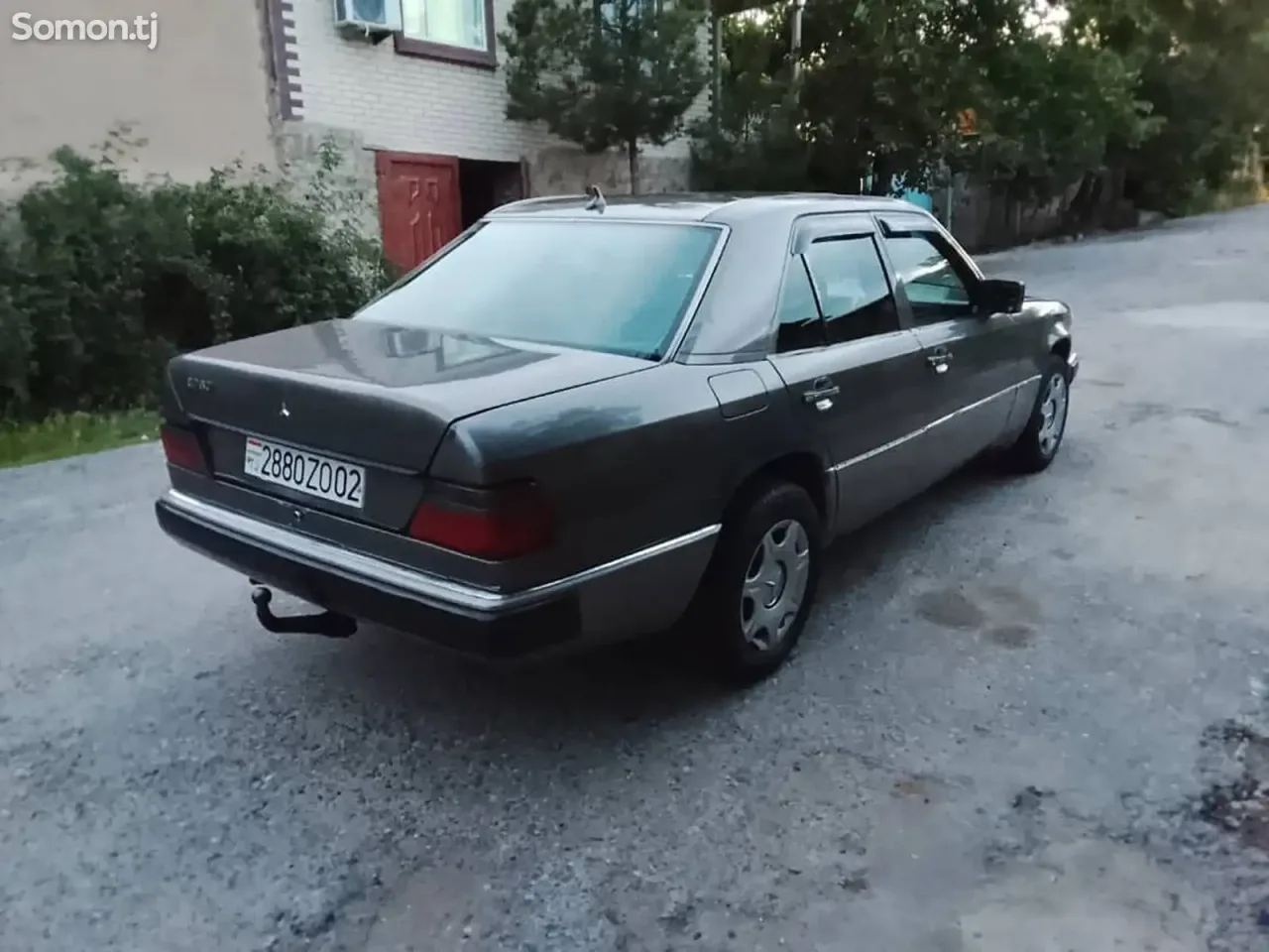 Mercedes-Benz W124 1992 · 2.0 MT
