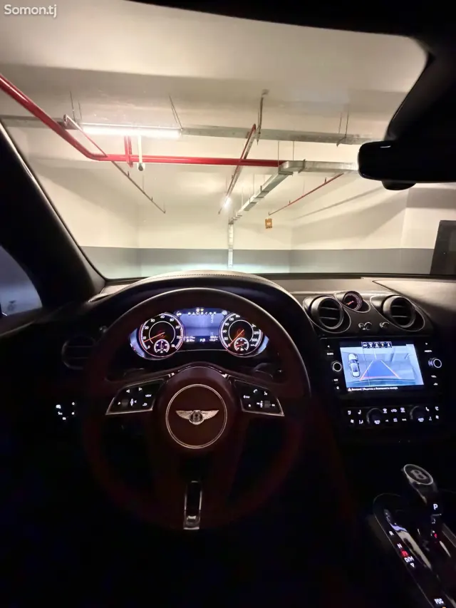 Bentley Bentayga 2018 · 6.0 AT