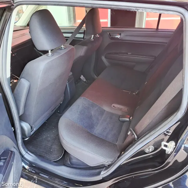 Toyota Fielder 2015 · 1.5 AT