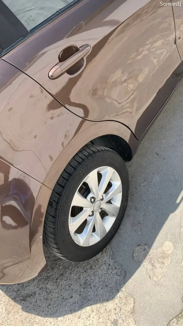 Kia Rio 2012 · 1.4 AT