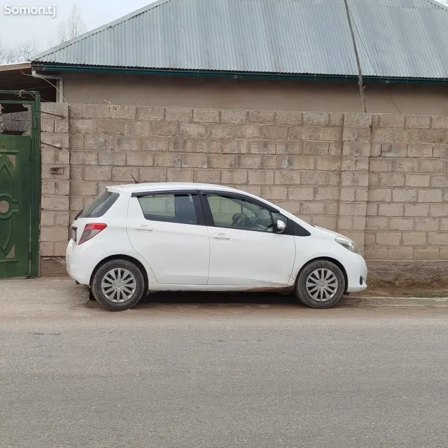 Toyota Vitz 2012 · 1.3 AT