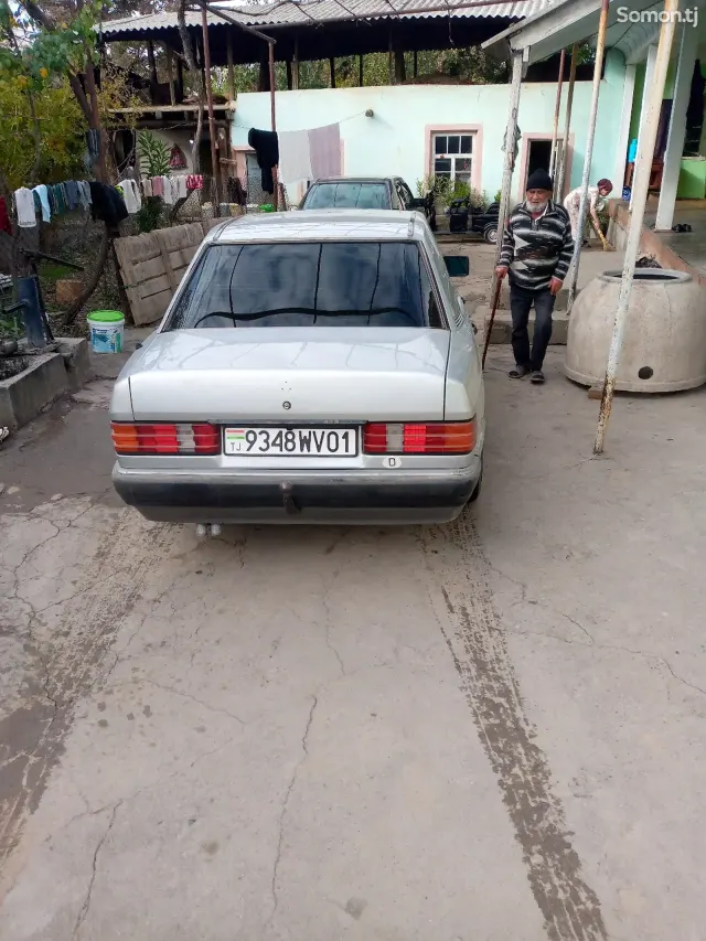 Mercedes-Benz W201 1993 · 1.8 MT