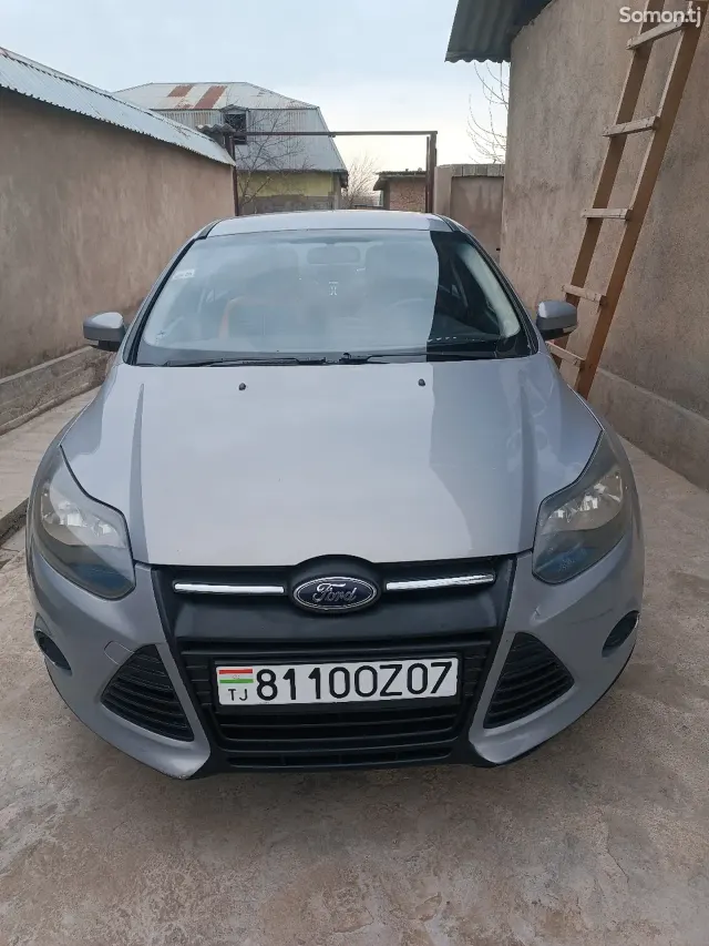 Ford Focus 2012 · 1.6 MT
