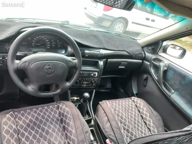 Opel Astra F 1994 · 1.6 MT