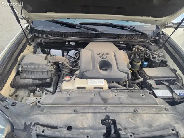 Toyota Land Cruiser Prado 2016 · 2.8 AT