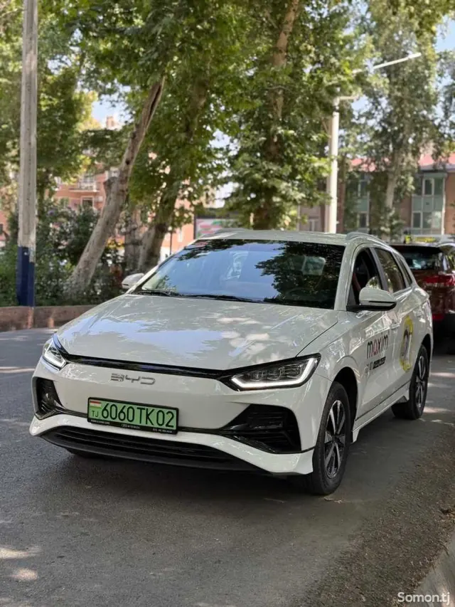 BYD E2 2024 · 1.6 AT