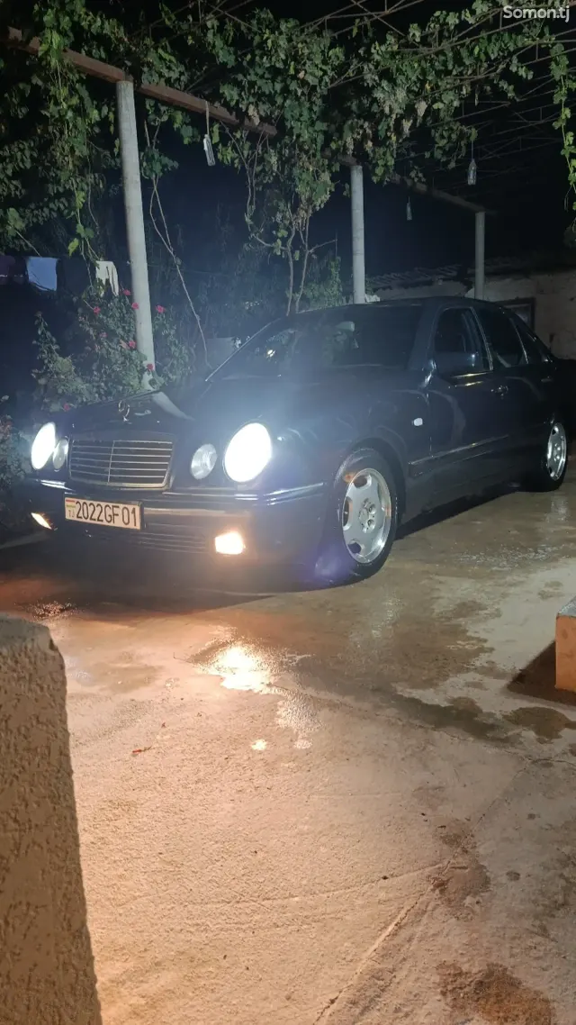 Mercedes-Benz CE class 1996 · 2.3 MT